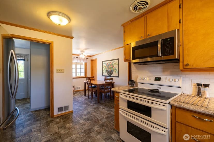 Property photo for 727 K Street, Centralia photo 11
