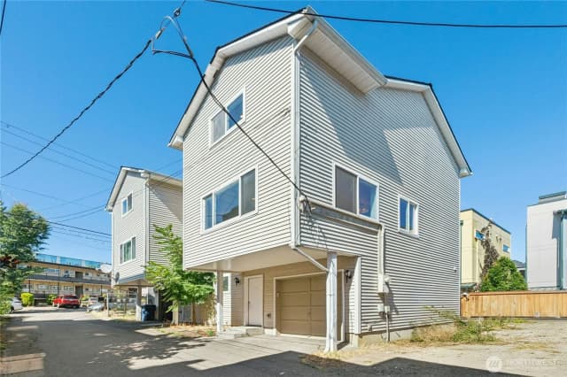 Property photo for 7530 43rd Avenue S #b, Seattle photo 2
