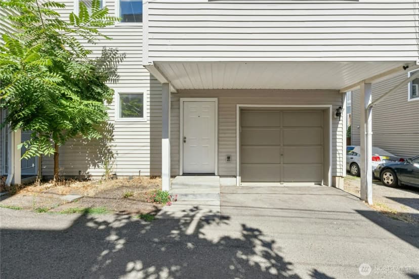 Property photo for 7530 43rd Avenue S #b, Seattle photo 4