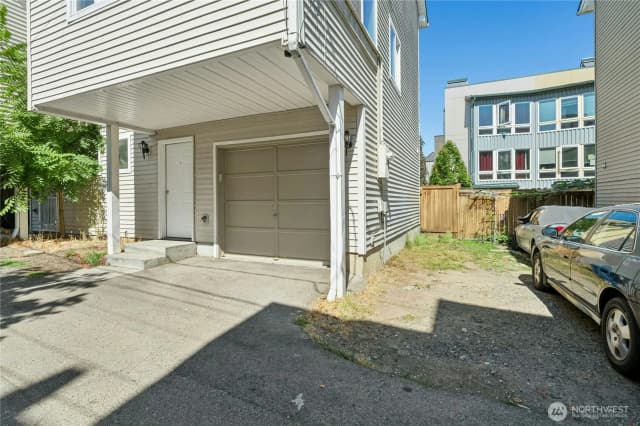 Property photo for 7530 43rd Avenue S #b, Seattle photo 3