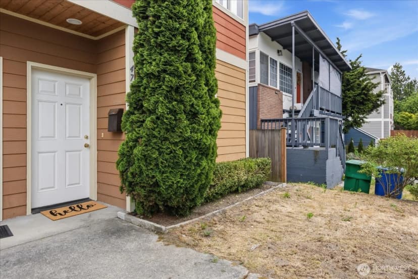 Property photo for 4736 Delridge Way Sw #b, Seattle photo 3