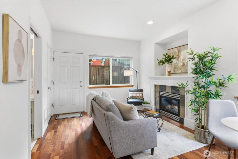 Property photo for 4736 Delridge Way Sw #b, Seattle photo 8