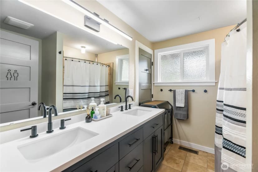 Property photo for 3202 19th Street, Bremerton photo 26