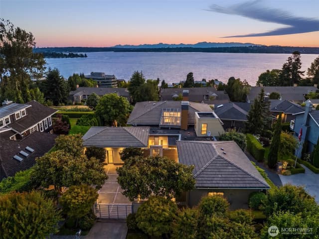 Property photo for 5511 104th Avenue Ne, Kirkland photo 2