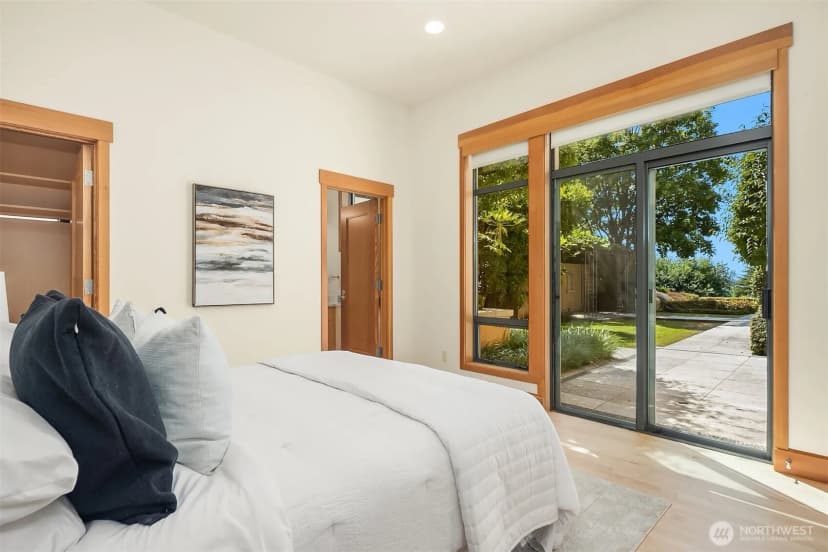 Property photo for 5511 104th Avenue Ne, Kirkland photo 31