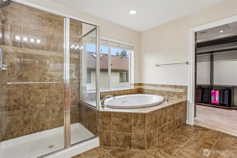 Property photo for 15621 36th Avenue Se, Bothell photo 9