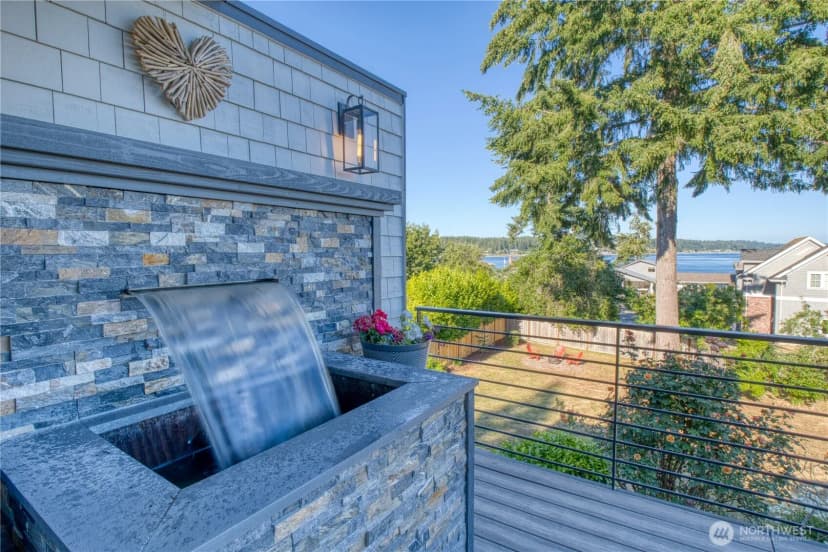 Property photo for 2827 Moorelands Drive Nw, Gig Harbor photo 2