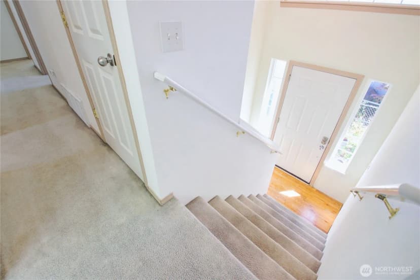 Property photo for 5208 213th Place Sw, Mountlake Terrace photo 6