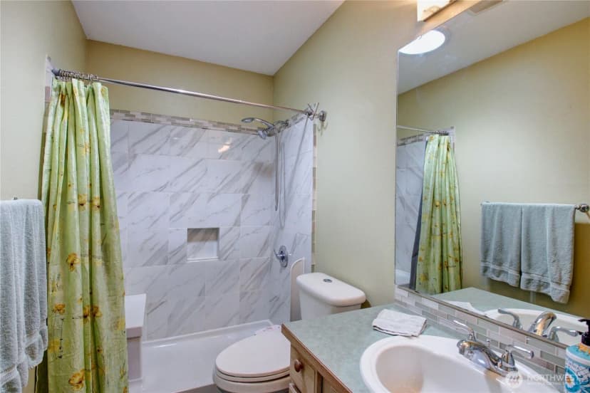 Property photo for 5208 213th Place Sw, Mountlake Terrace photo 17
