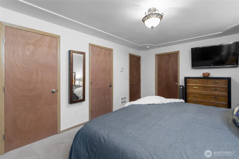 Property photo for 21827 Crest Lane Se, Yelm photo 19