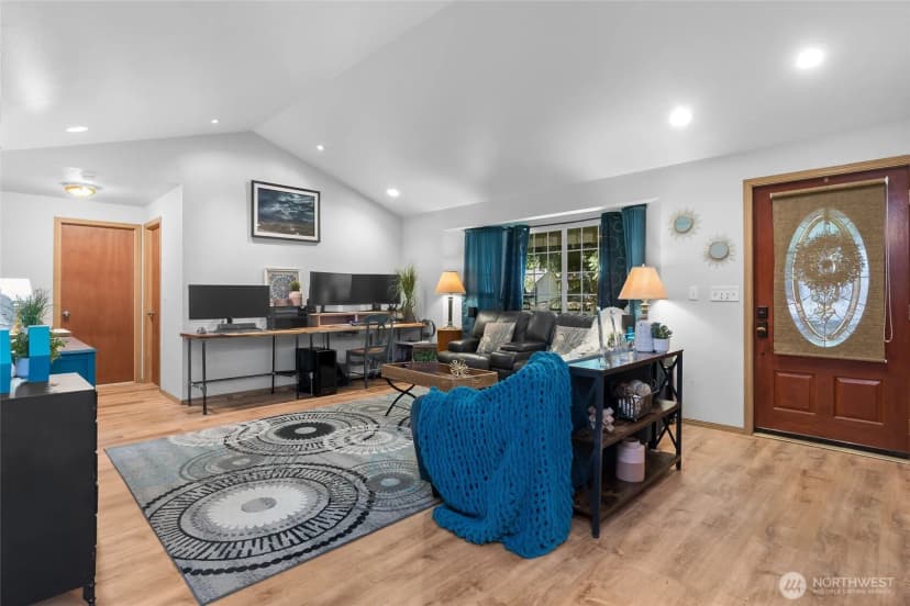 Property photo for 21827 Crest Lane Se, Yelm photo 4