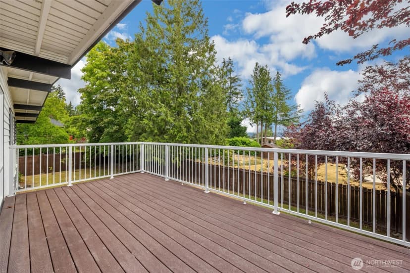 Property photo for 512 167th Ave Ne, Bellevue photo 9
