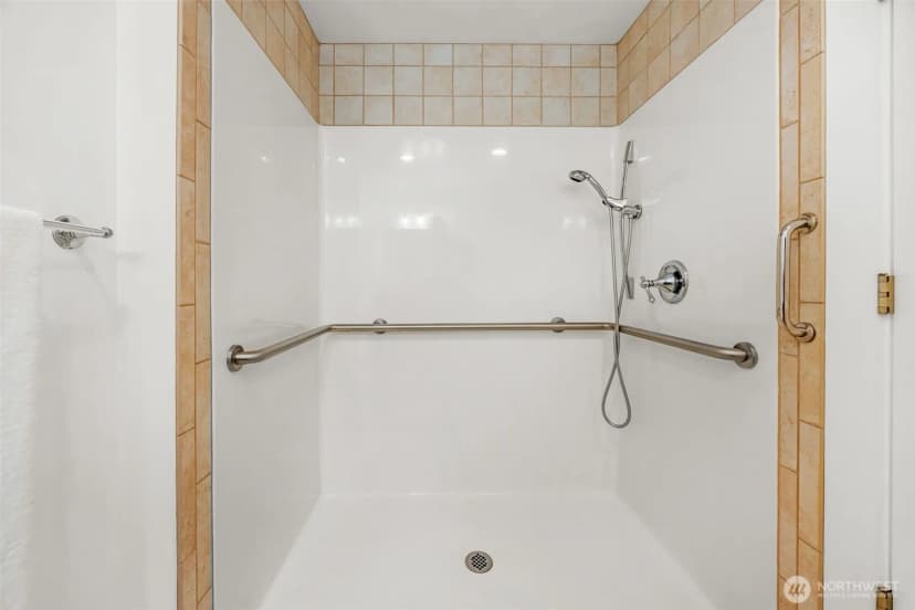 Property photo for 512 167th Ave Ne, Bellevue photo 19