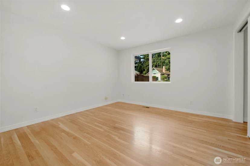 Property photo for 512 167th Ave Ne, Bellevue photo 17