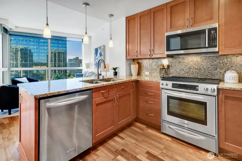 Property photo for 10610 Ne 9th Place #1501, Bellevue photo 6