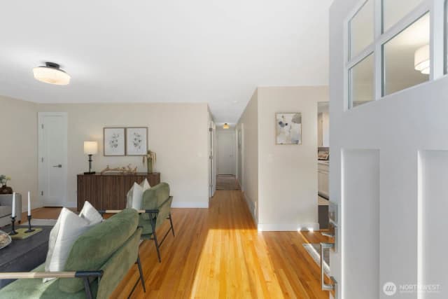 Property photo for 3318 20th Avenue S, Seattle photo 2