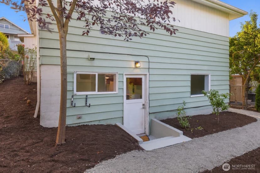 Property photo for 3318 20th Avenue S, Seattle photo 31