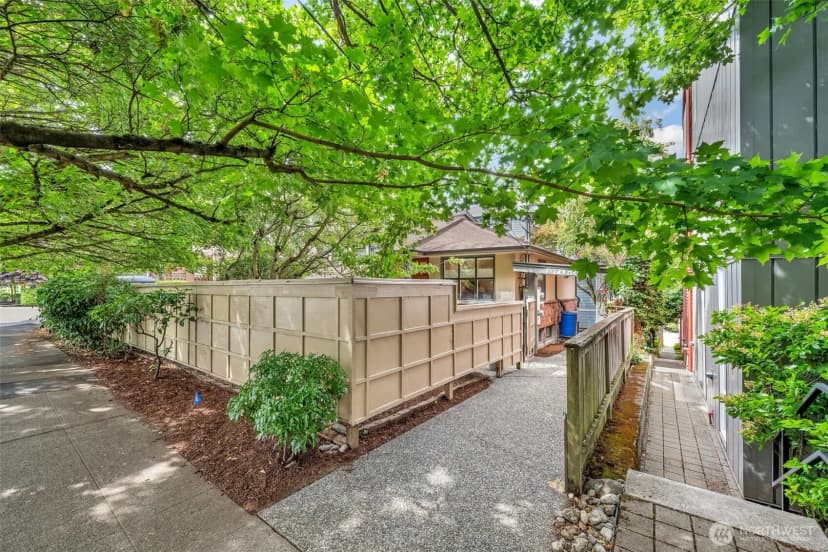 Property photo for 2315 B Franklin Avenue E #b, Seattle photo 39