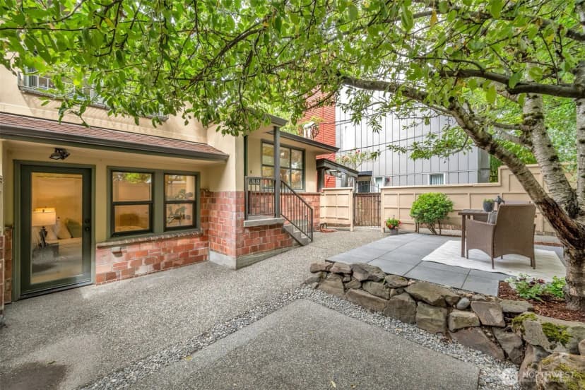 Property photo for 2315 B Franklin Avenue E #b, Seattle photo 35