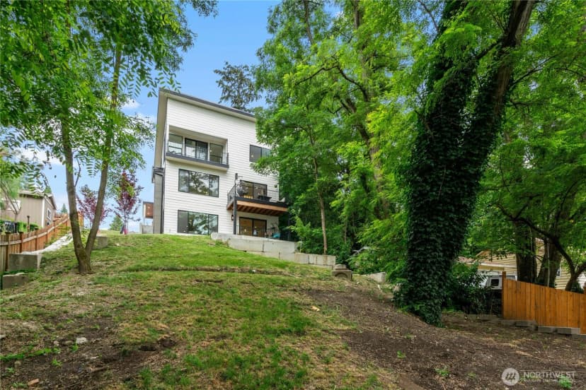 Property photo for 14737 56th Avenue S, Tukwila photo 34