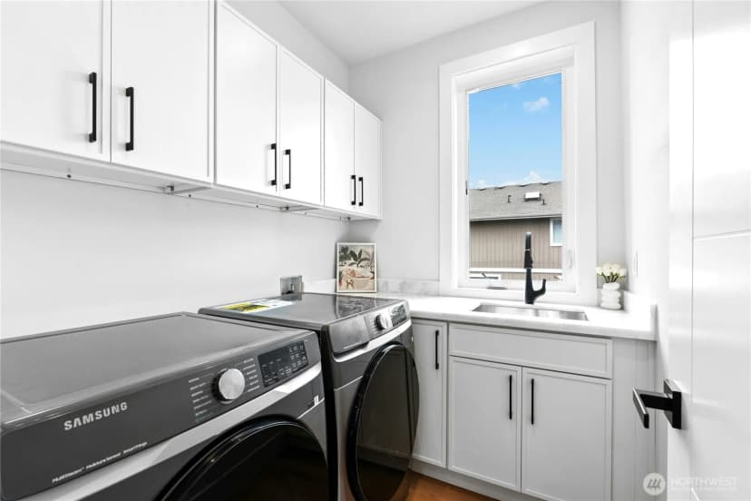 Property photo for 14737 56th Avenue S, Tukwila photo 17