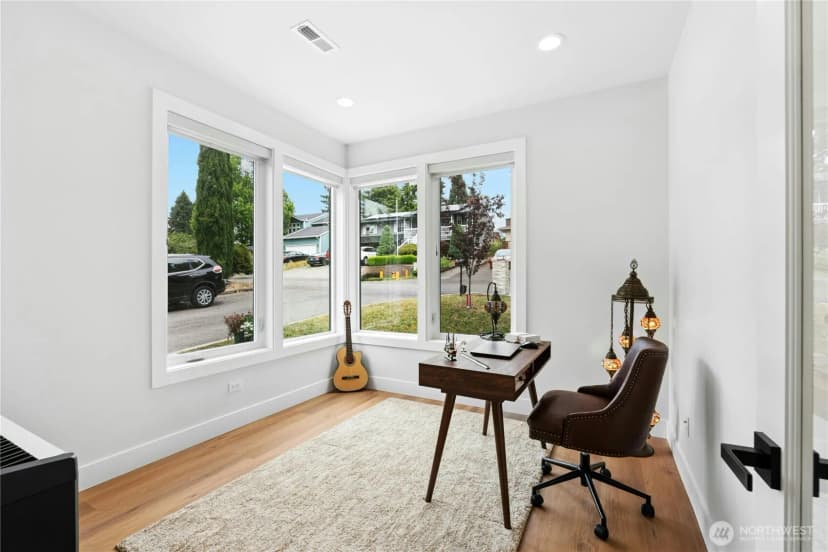 Property photo for 14737 56th Avenue S, Tukwila photo 12
