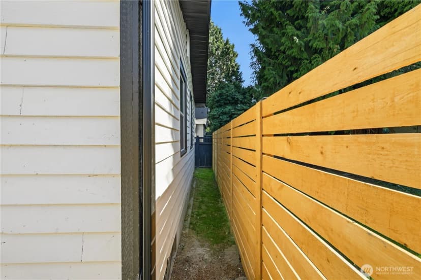 Property photo for 12215 44th Avenue S, Tukwila photo 23