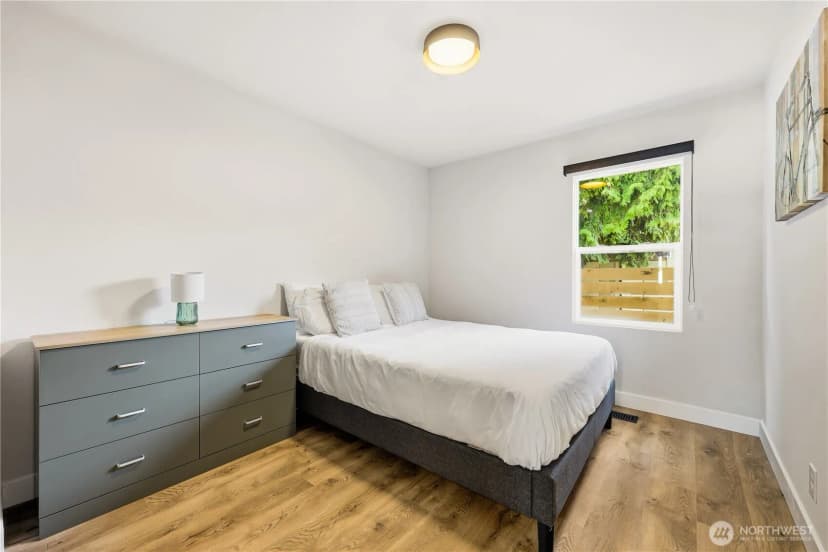Property photo for 12215 44th Avenue S, Tukwila photo 16