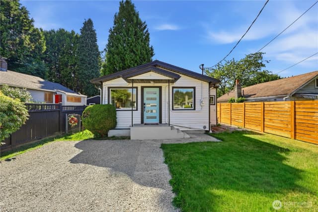 Property photo for 12215 44th Avenue S, Tukwila photo 2
