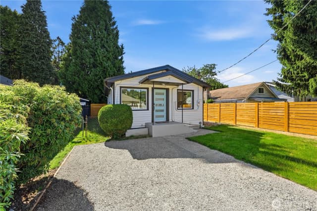 Property photo for 12215 44th Avenue S, Tukwila photo 3
