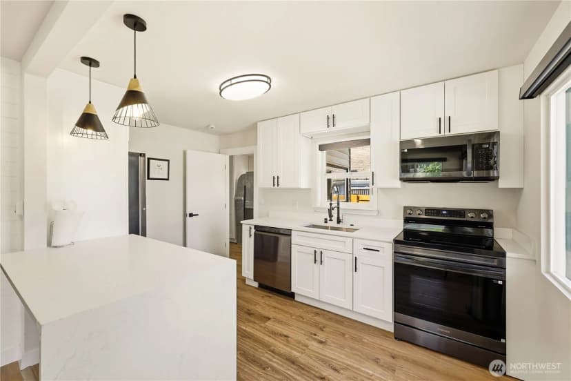Property photo for 12215 44th Avenue S, Tukwila photo 12