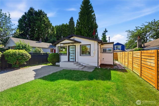 Property photo for 12215 44th Avenue S, Tukwila photo 4