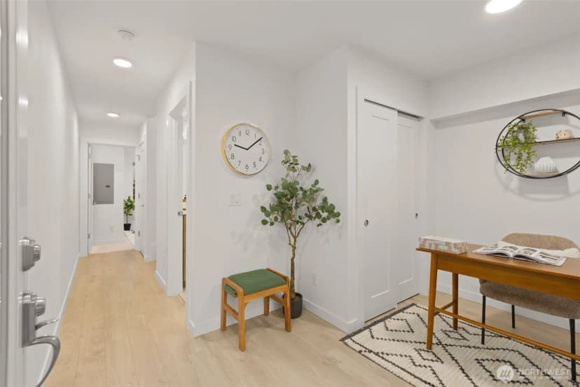 Property photo for 3551 Wallingford Avenue N, Seattle photo 16