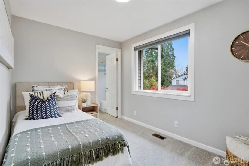 Property photo for 12708 Ne 97th Place, Kirkland photo 23