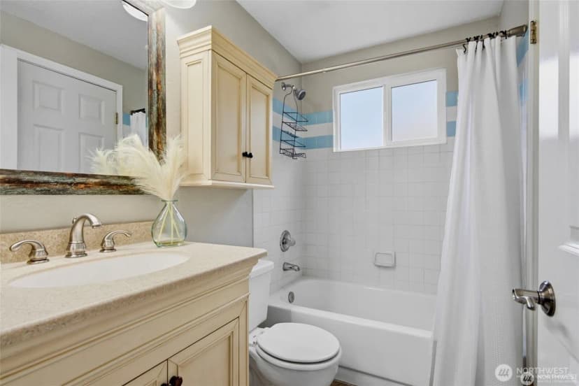 Property photo for 12708 Ne 97th Place, Kirkland photo 25