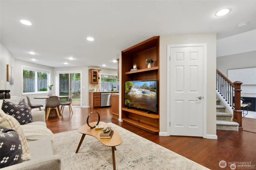 Property photo for 12708 Ne 97th Place, Kirkland photo 12