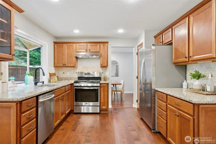 Property photo for 12708 Ne 97th Place, Kirkland photo 9