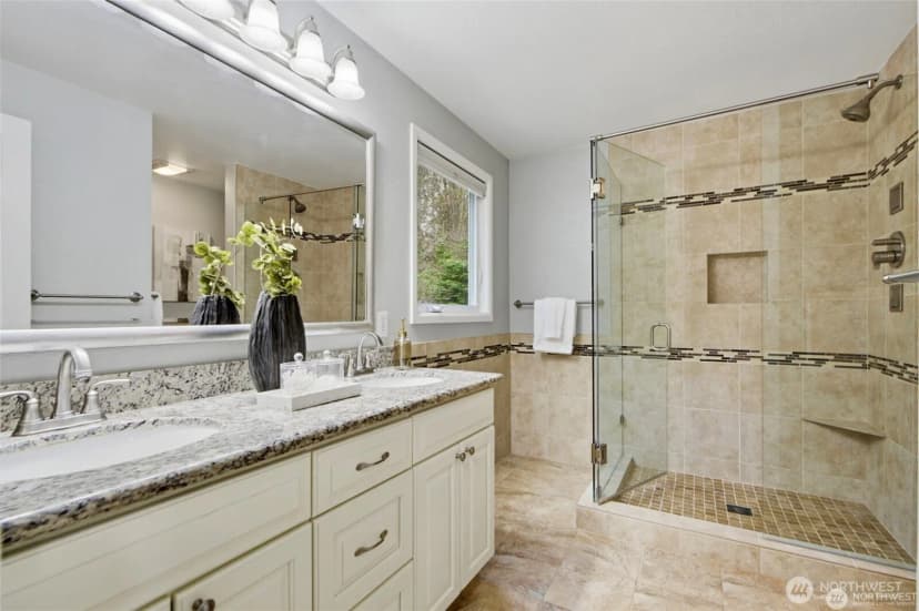 Property photo for 12708 Ne 97th Place, Kirkland photo 19