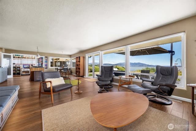 Property photo for 3919 Cliffside Drive, Bellingham