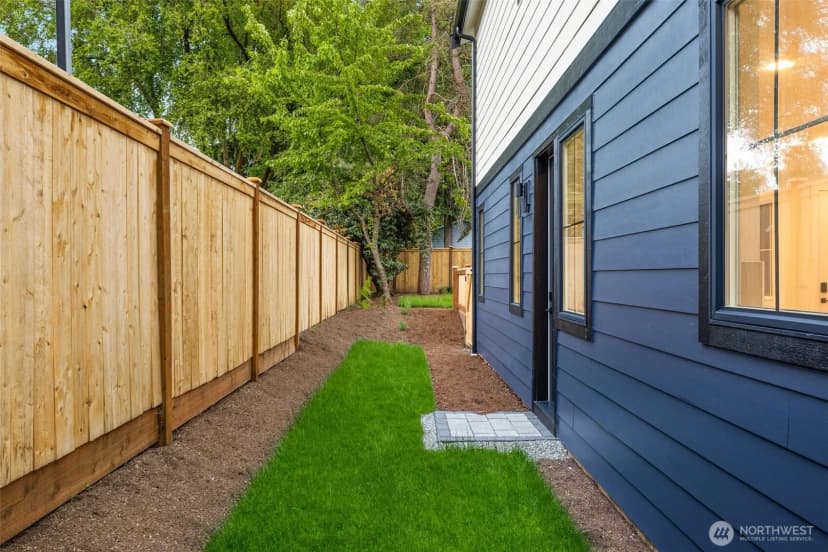 Property photo for 13811 84th Lane Ne, Kirkland photo 16