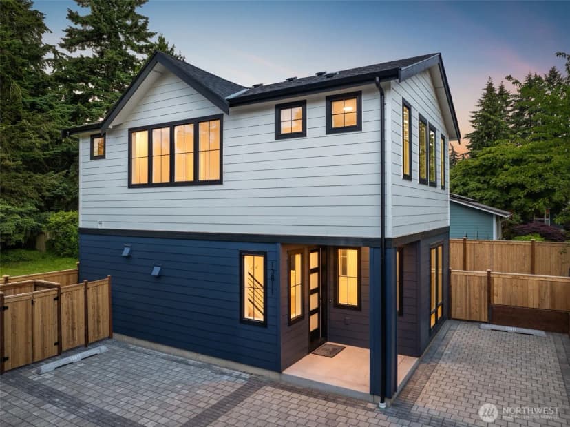 Property photo for 13811 84th Lane Ne, Kirkland photo 2