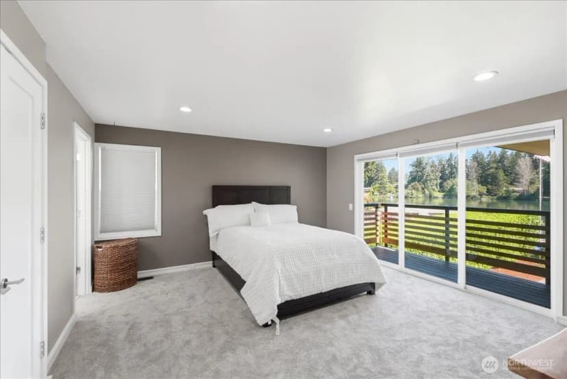 Property photo for 10837 Evergreen Terrace Sw, Lakewood photo 18