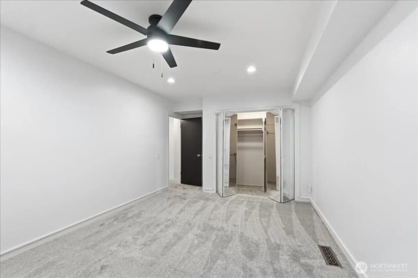 Property photo for 10837 Evergreen Terrace Sw, Lakewood photo 31