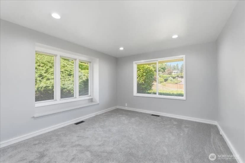 Property photo for 10837 Evergreen Terrace Sw, Lakewood photo 21