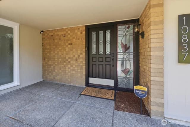 Property photo for 10837 Evergreen Terrace Sw, Lakewood photo 4