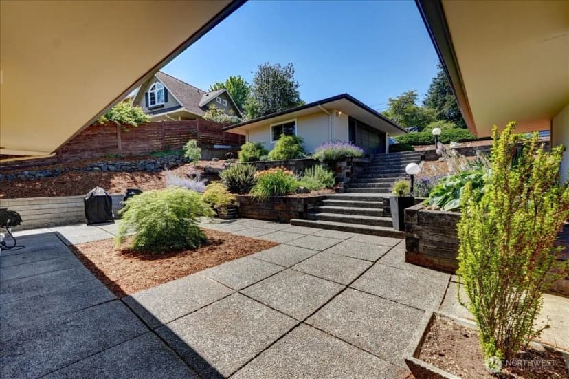 Property photo for 10837 Evergreen Terrace Sw, Lakewood photo 3