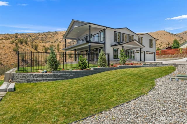 Property photo for 9971 Saska Way, Entiat photo 2