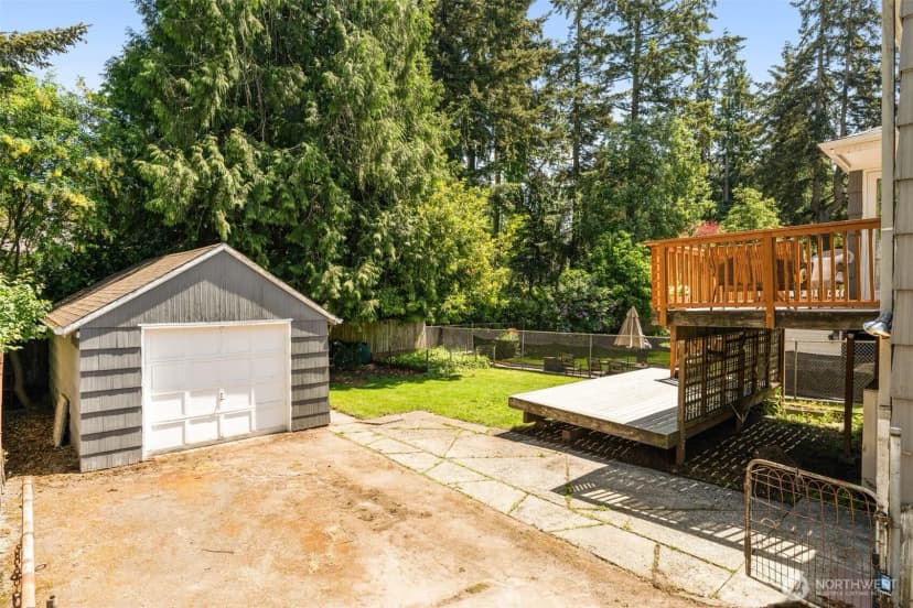 Property photo for 14032 Stone Avenue N, Seattle photo 19