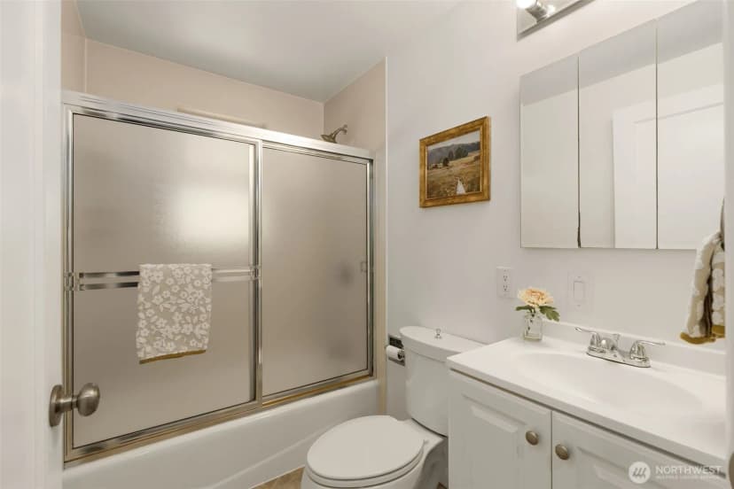 Property photo for 14032 Stone Avenue N, Seattle photo 8