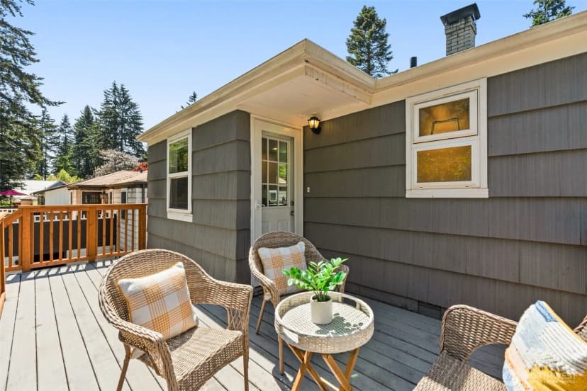 Property photo for 14032 Stone Avenue N, Seattle photo 16